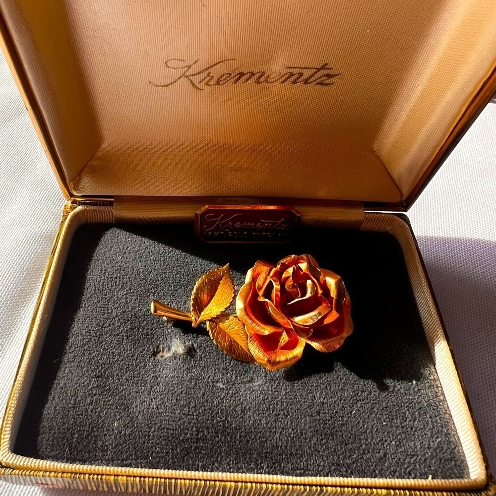 Krementz Brooch rose gold 14k overlay Carved in box Vintage